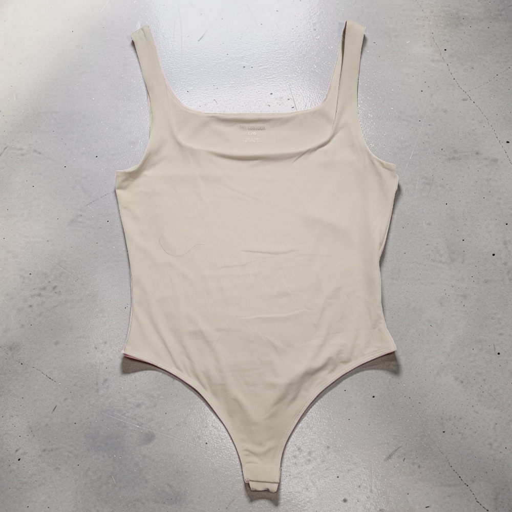 SWS CONTOUR White Square Neck Bodysuit. Size LG. NWT!
